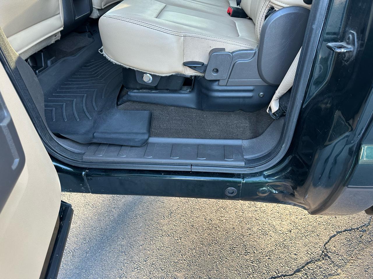 Ford Super Duty F-250 SRW Lariat 4WD Crew Cab 8' Box 2015