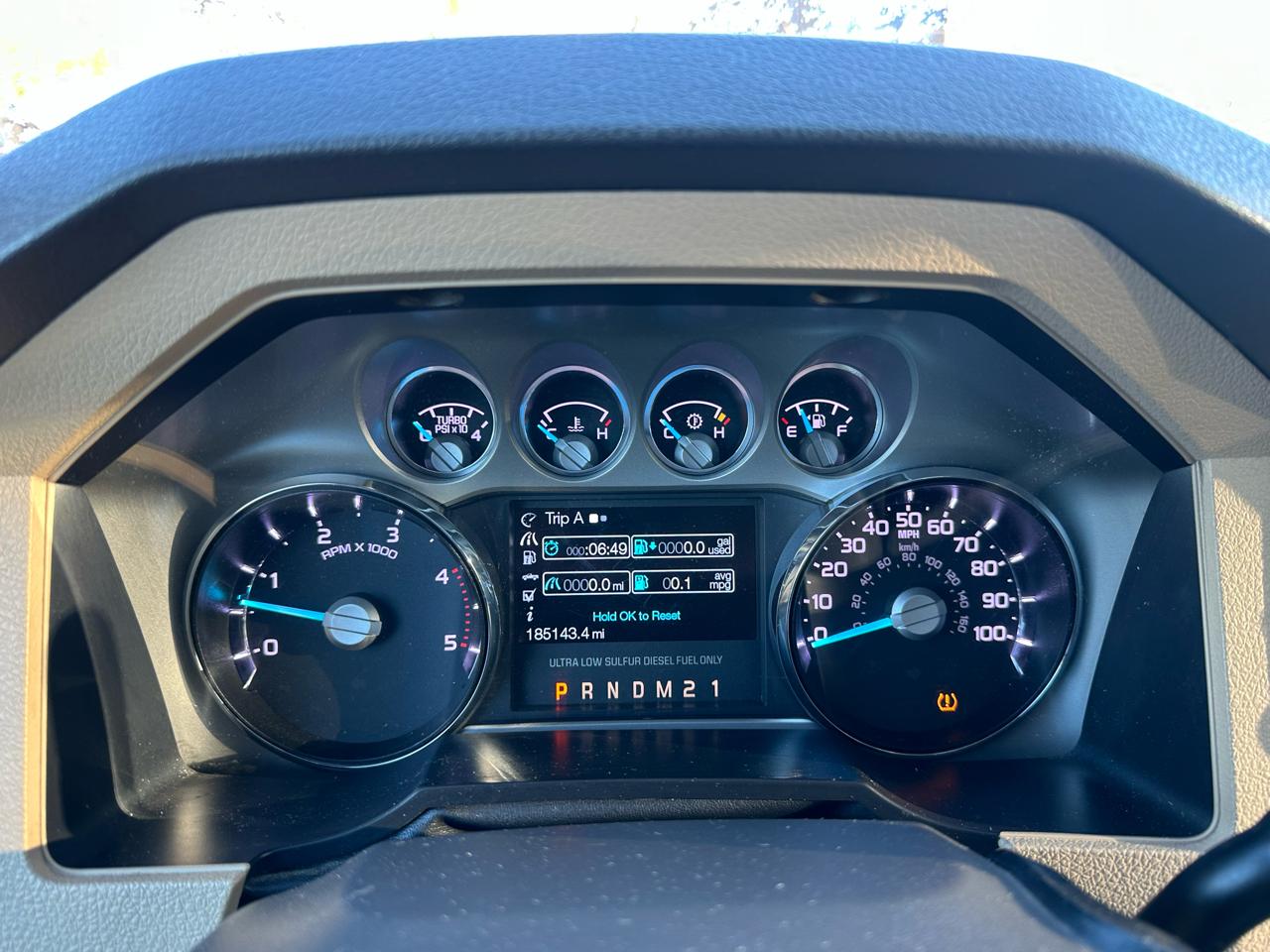 Ford Super Duty F-250 SRW Lariat 4WD Crew Cab 8' Box 2015