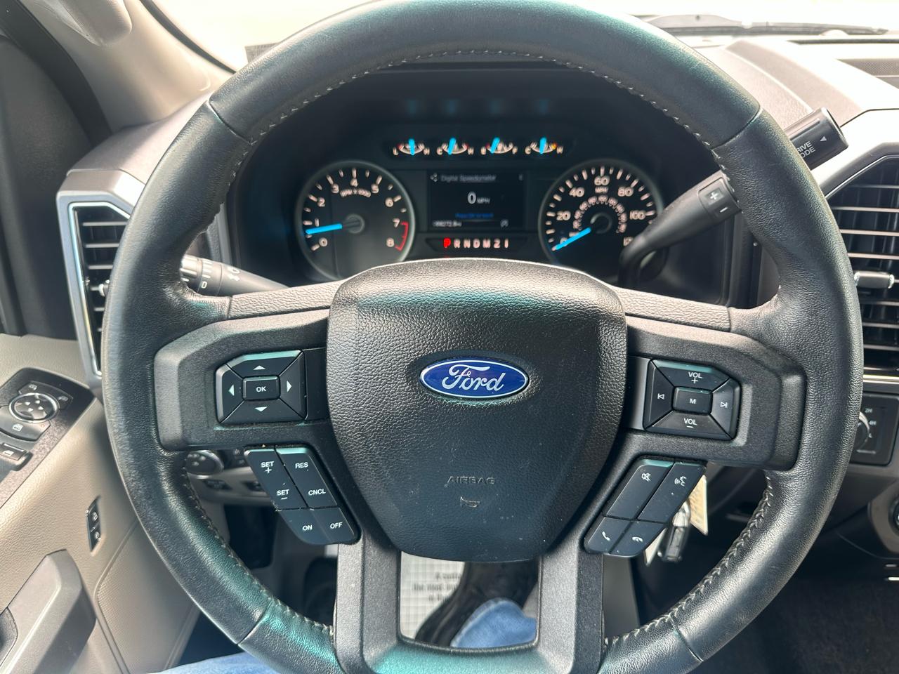 Ford F-150 4WD SuperCab 145" XLT 2018