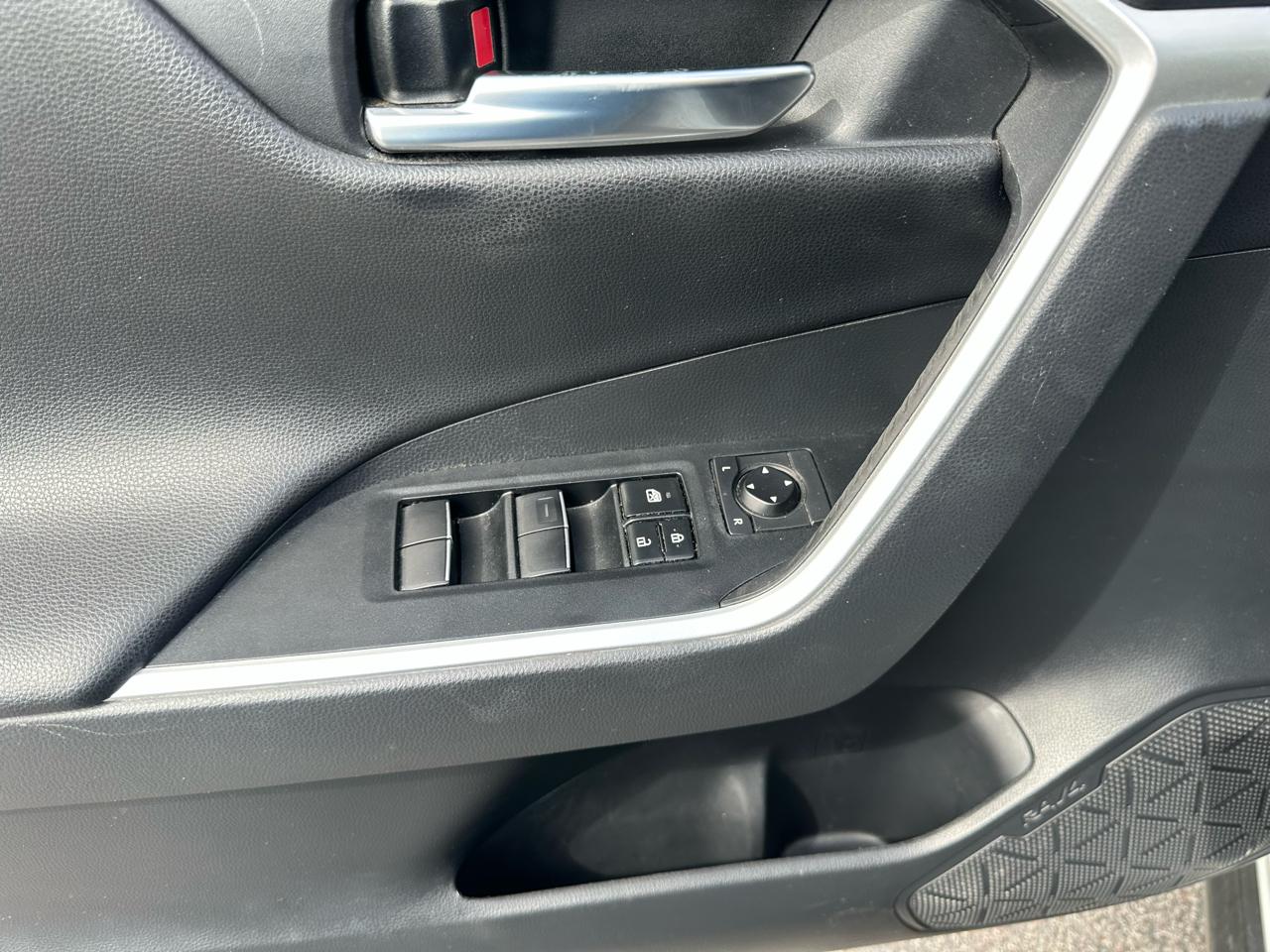 Toyota RAV4 Hybrid XSE AWD (Natl) 2019