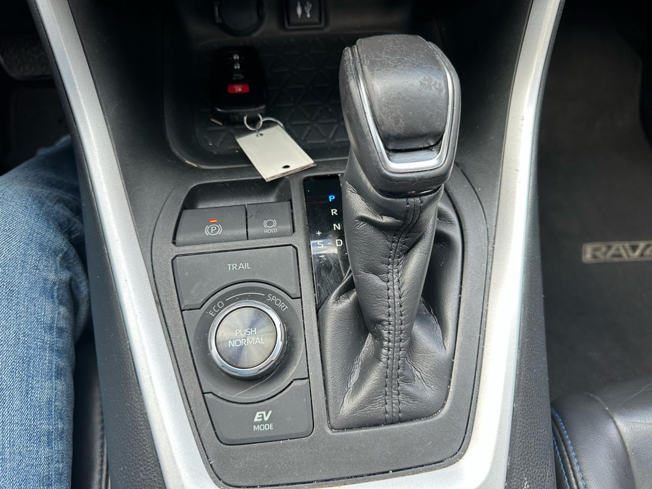 Toyota RAV4 Hybrid XSE AWD (Natl) 2019