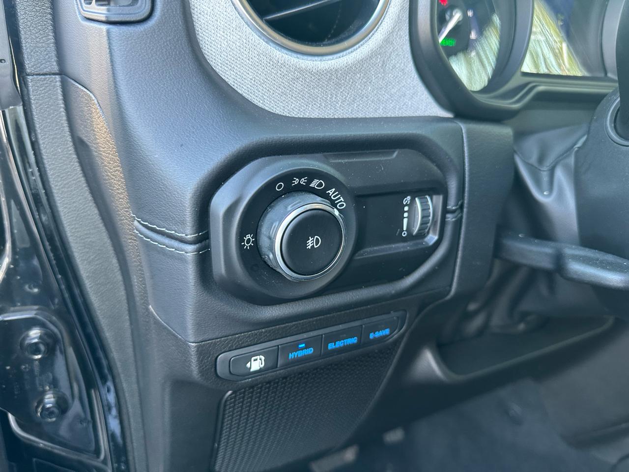 Jeep Wrangler 4xe Sahara 4x4 2025