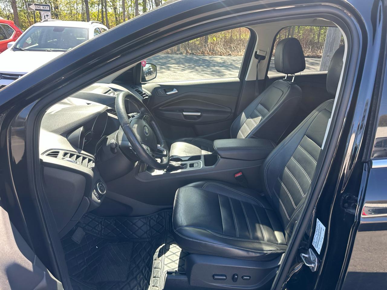 Ford Escape Titanium 4WD 2017