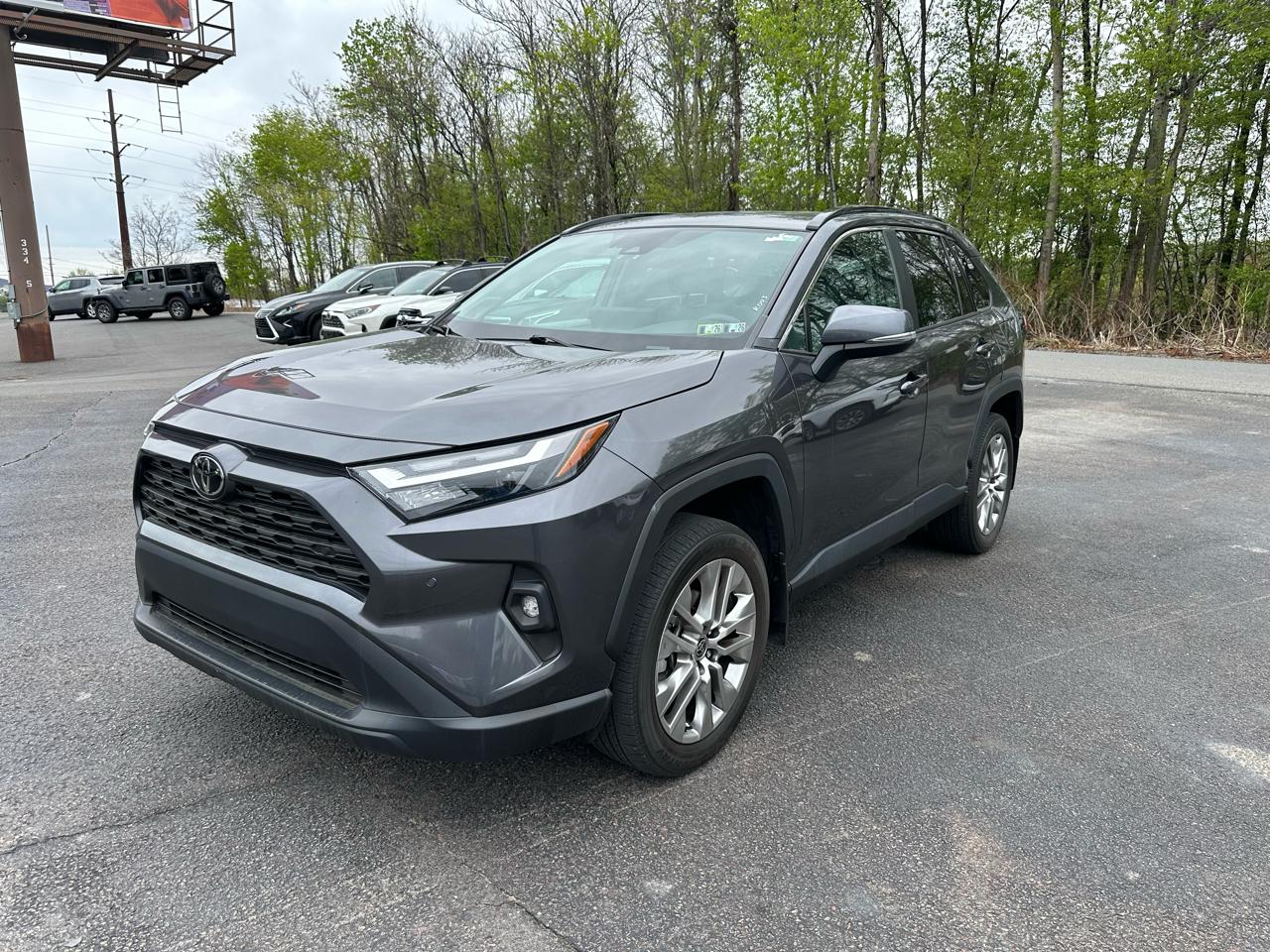 2023 Toyota RAV4 XLE Premium AWD (Natl)
