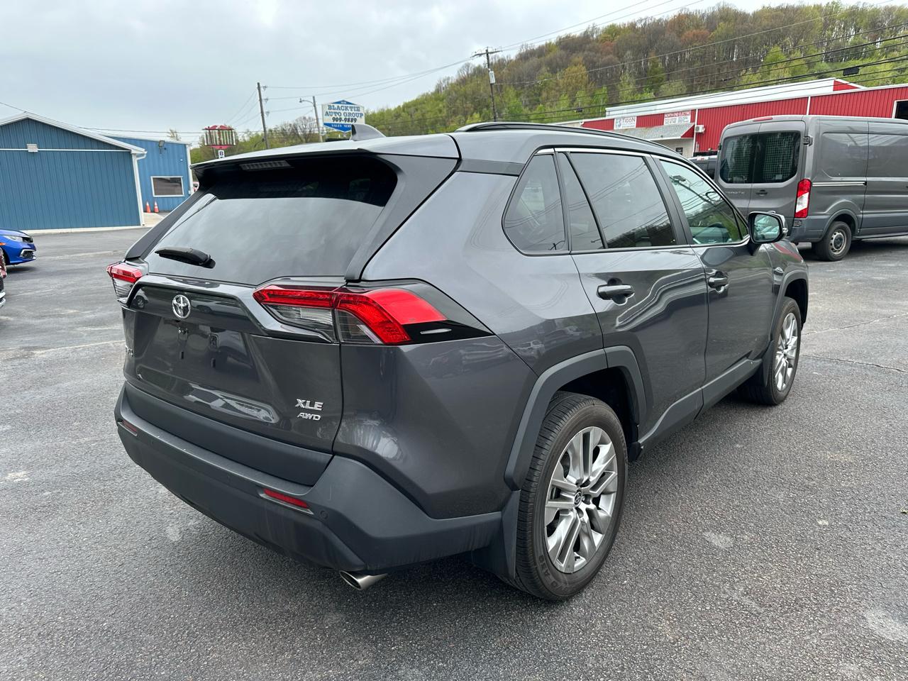 Toyota RAV4 XLE Premium AWD (Natl) 2023