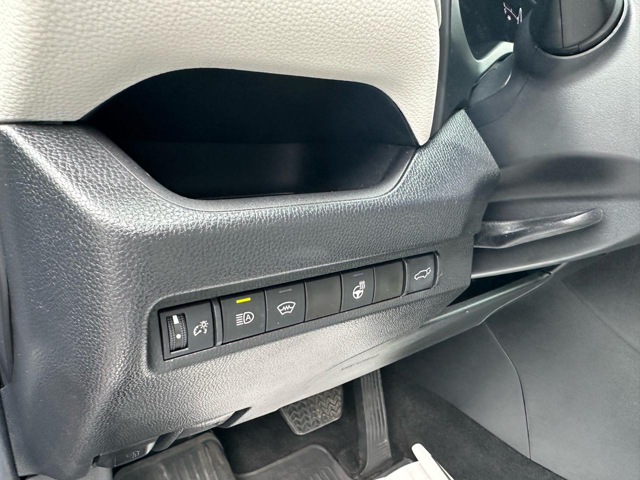 Toyota RAV4 XLE Premium AWD (Natl) 2023