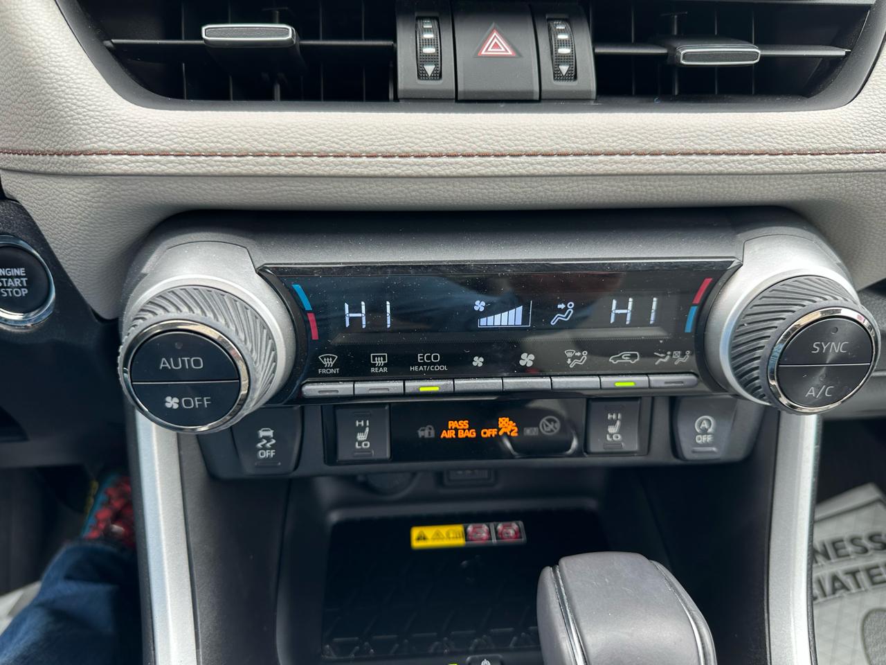 Toyota RAV4 XLE Premium AWD (Natl) 2023