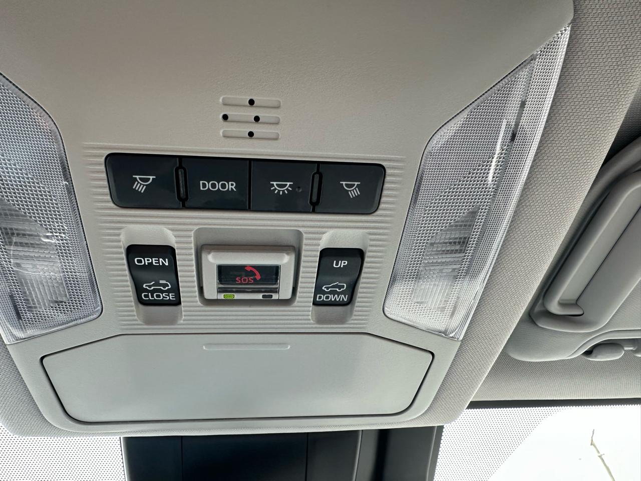 Toyota RAV4 XLE Premium AWD (Natl) 2023