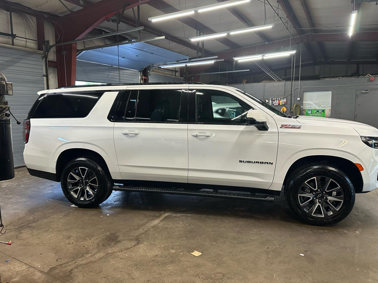 Chevrolet Suburban 4WD 4dr Z71 2021