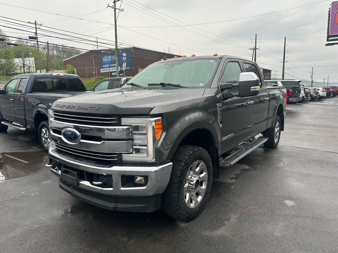 2019 Ford Super Duty F-250 SRW Lariat 4WD Crew Cab 8' Box