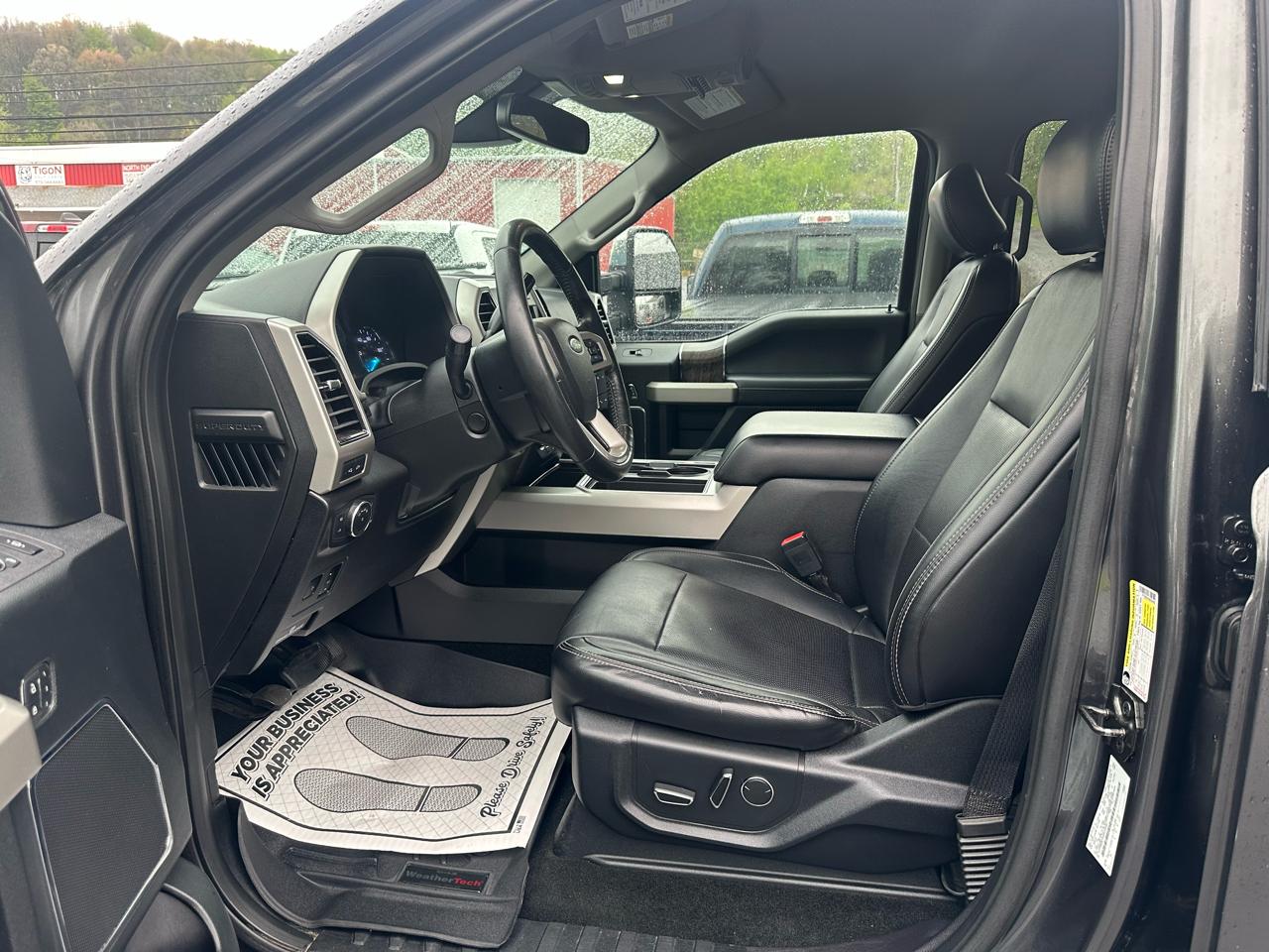 Ford Super Duty F-250 SRW Lariat 4WD Crew Cab 8' Box 2019