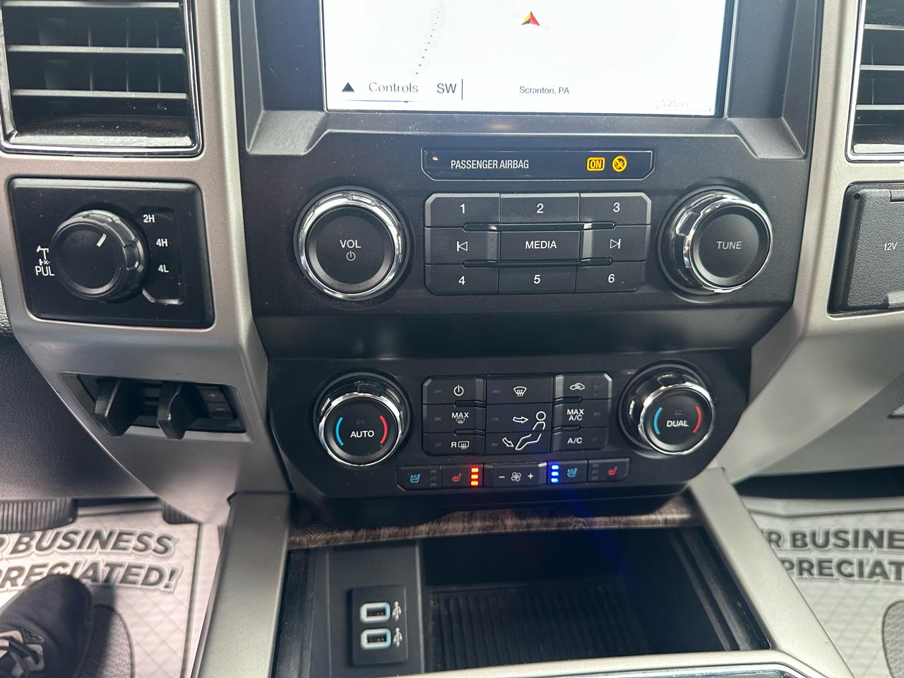 Ford Super Duty F-250 SRW Lariat 4WD Crew Cab 8' Box 2019