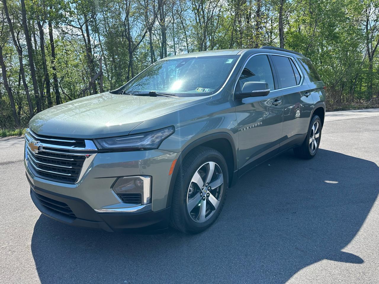 2023 Chevrolet Traverse AWD 4dr LT Leather
