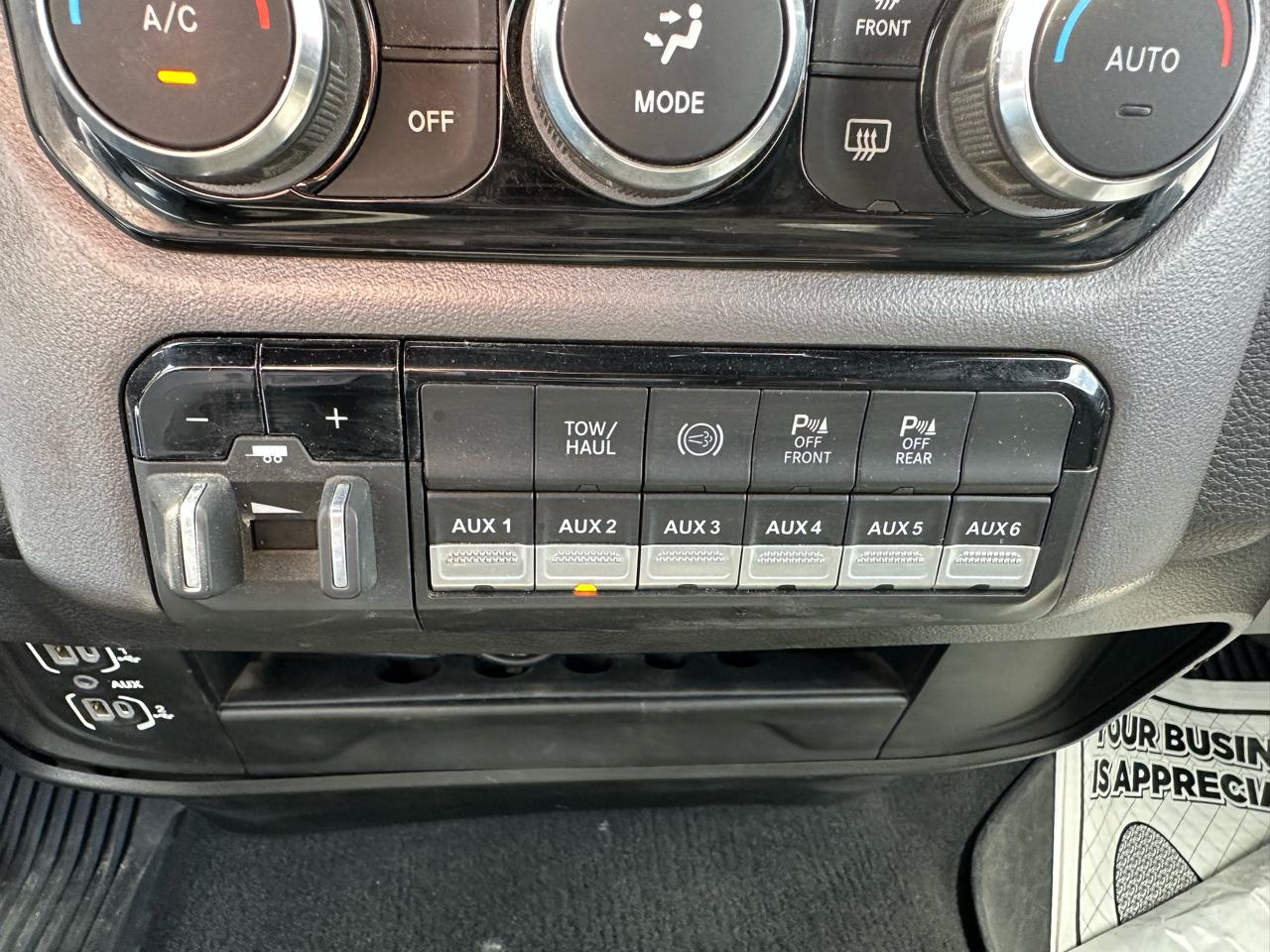 RAM 2500 Big Horn 4x4 Reg Cab 8' Box 2023