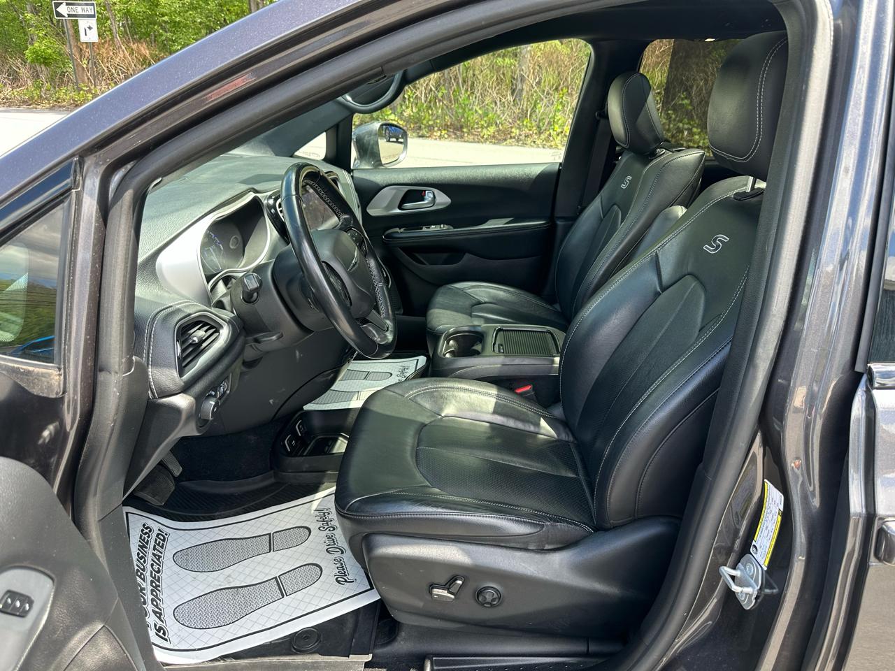 Chrysler Pacifica Touring L AWD 2021