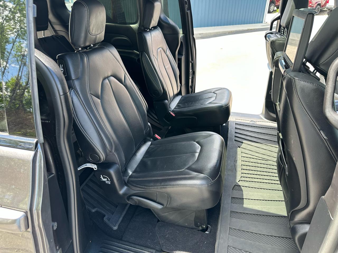 Chrysler Pacifica Touring L AWD 2021