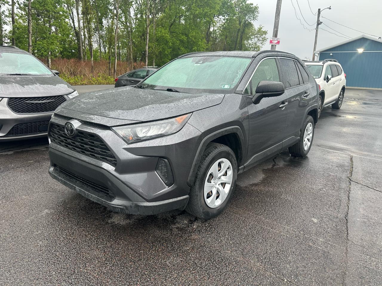 Toyota RAV4 LE FWD (Natl) 2020
