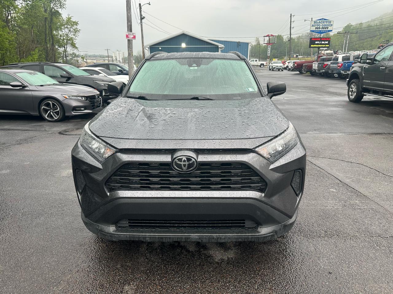Toyota RAV4 LE FWD (Natl) 2020
