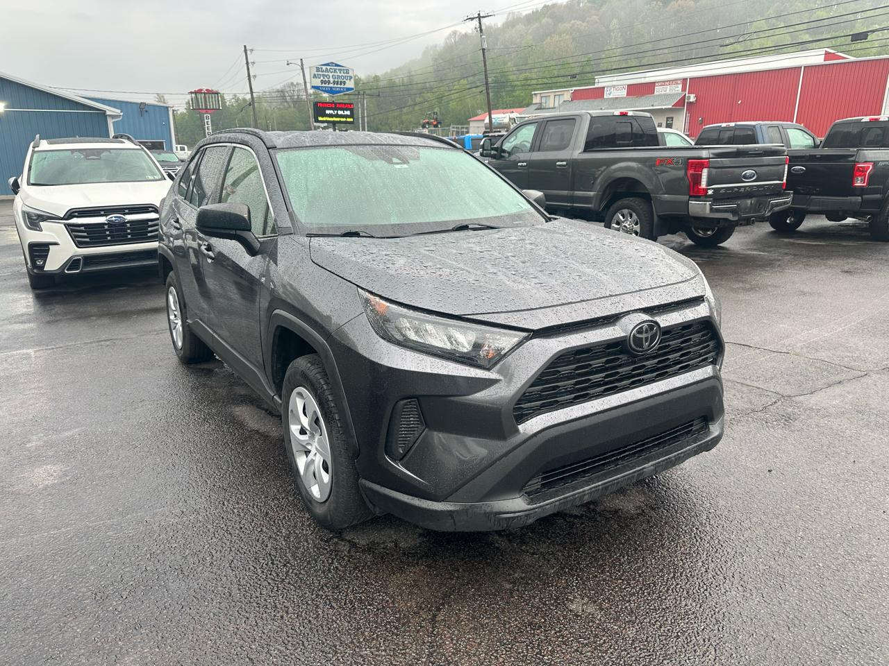 Toyota RAV4 LE FWD (Natl) 2020