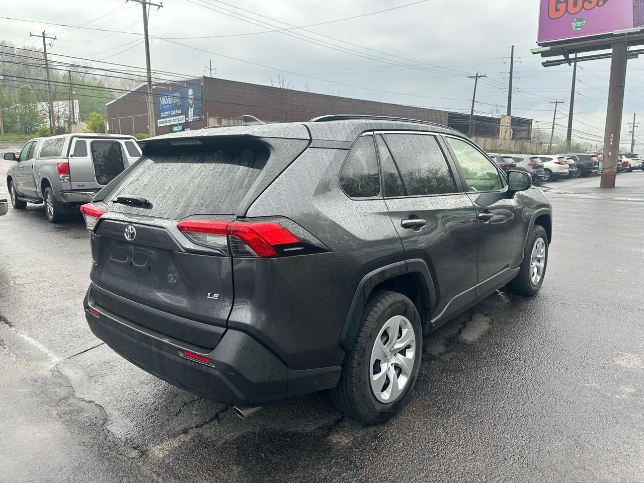 Toyota RAV4 LE FWD (Natl) 2020
