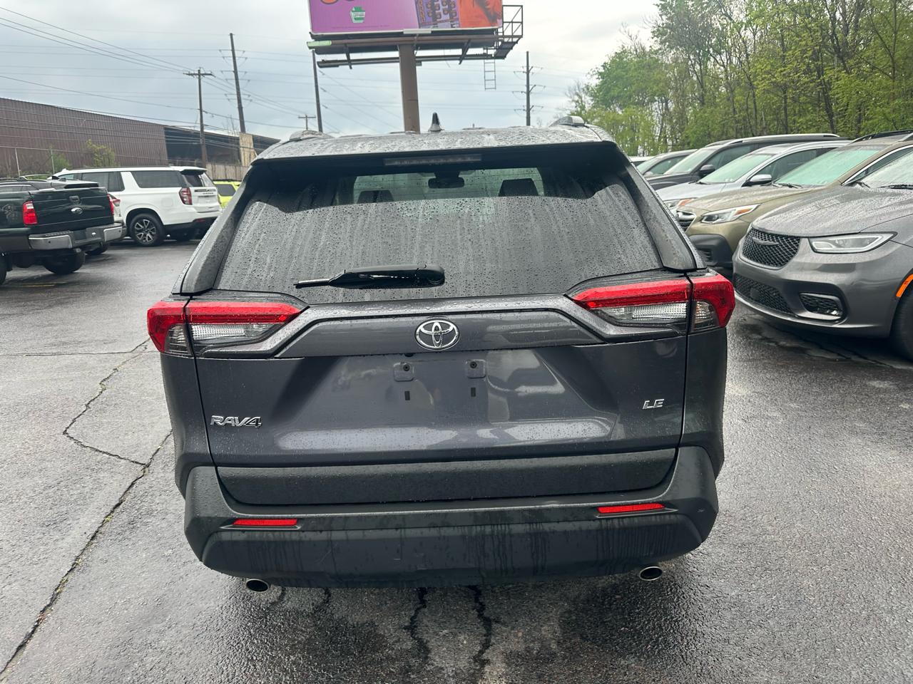 Toyota RAV4 LE FWD (Natl) 2020
