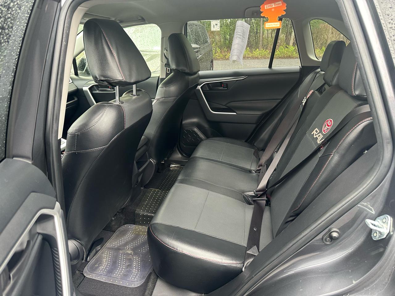 Toyota RAV4 LE FWD (Natl) 2020