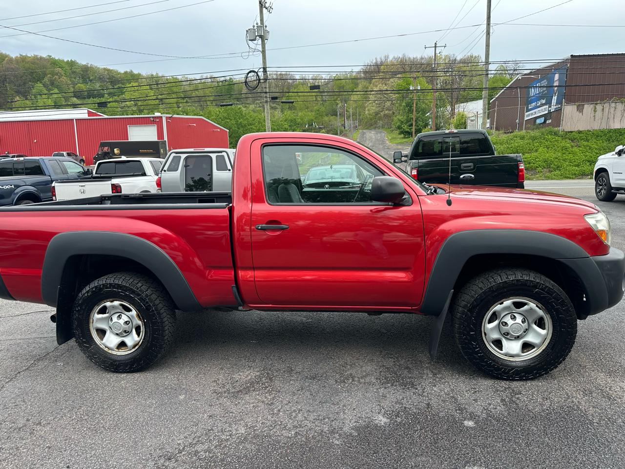 Toyota Tacoma 4WD Reg I4 MT (Natl) 2011