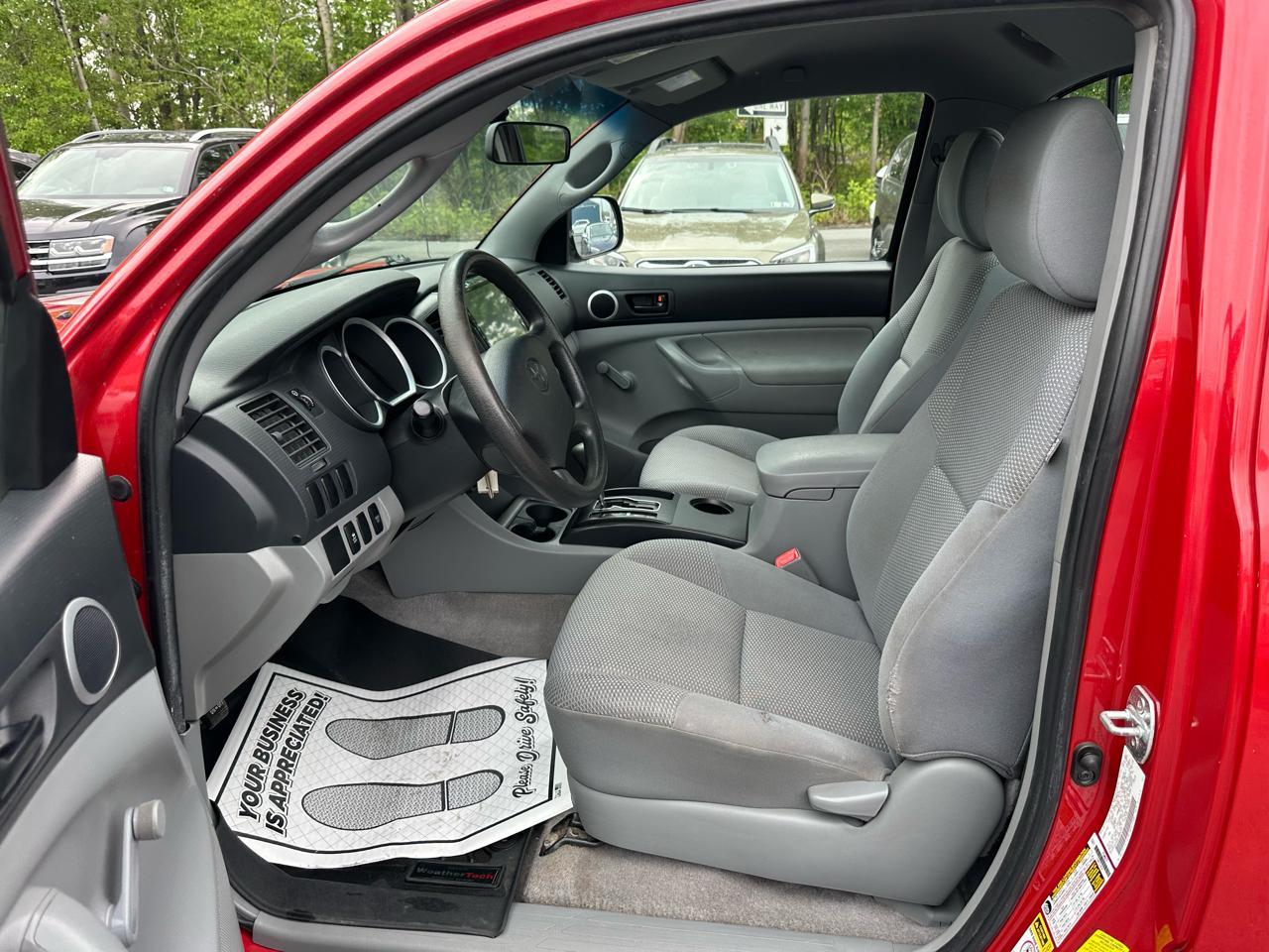 Toyota Tacoma 4WD Reg I4 MT (Natl) 2011