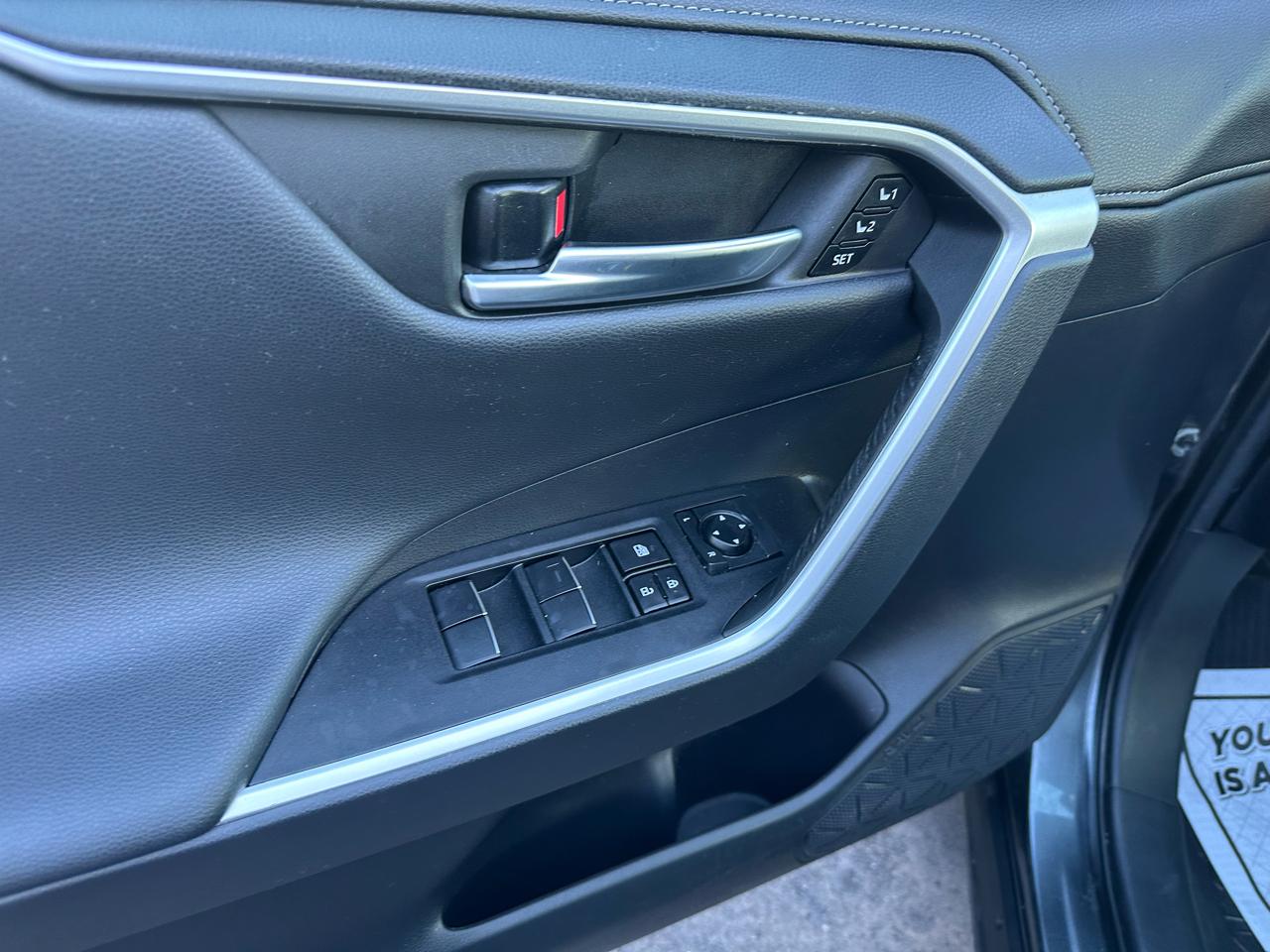 Toyota RAV4 Hybrid Limited AWD (Natl) 2021
