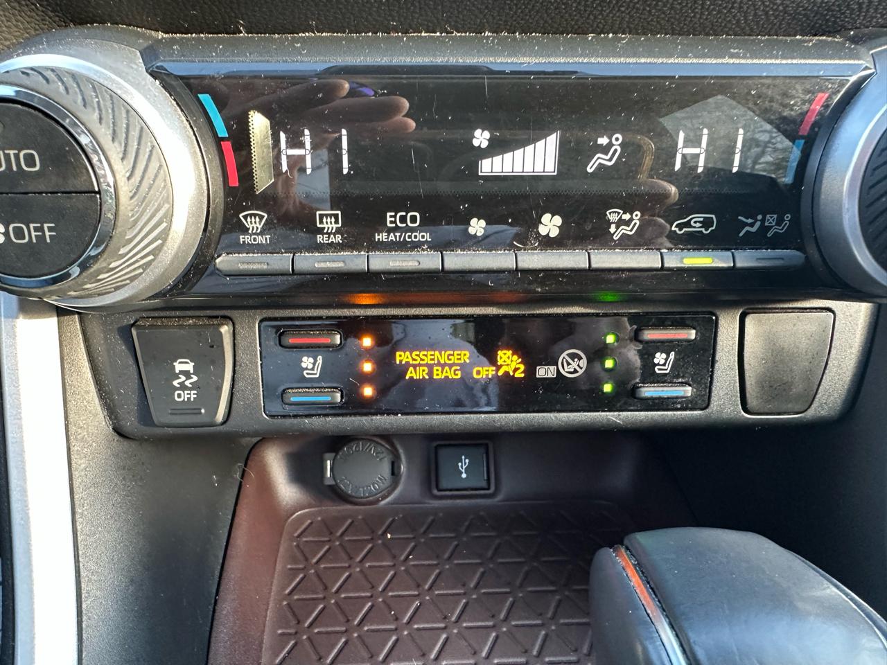 Toyota RAV4 Hybrid Limited AWD (Natl) 2021