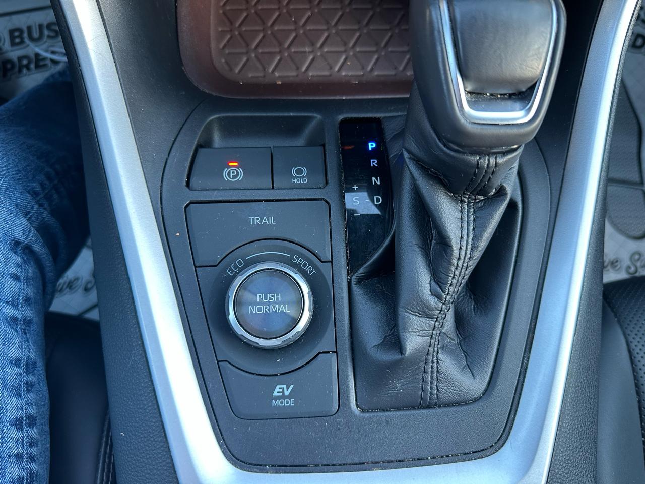 Toyota RAV4 Hybrid Limited AWD (Natl) 2021