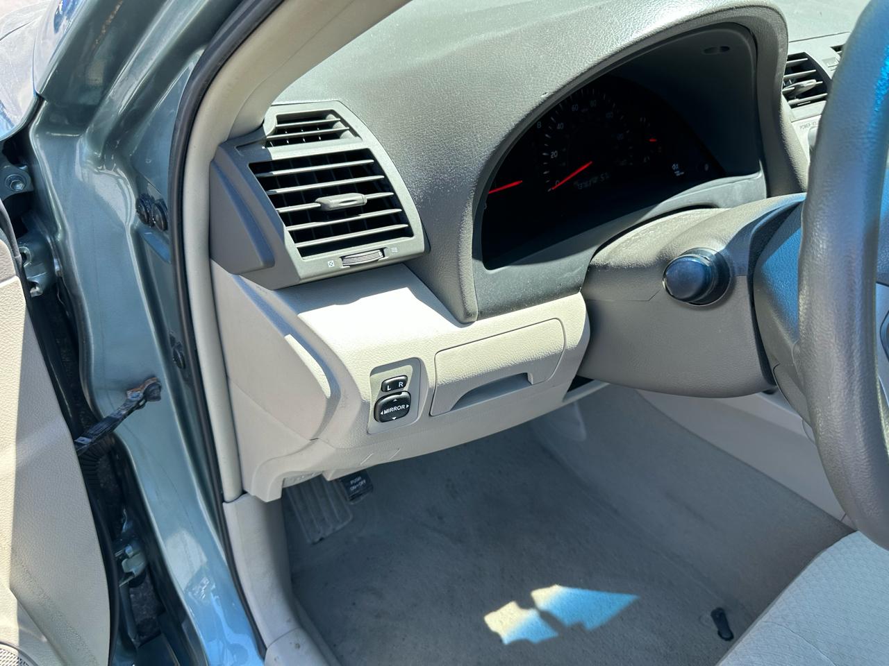 Toyota Camry 4dr Sdn I4 Man (Natl) 2009
