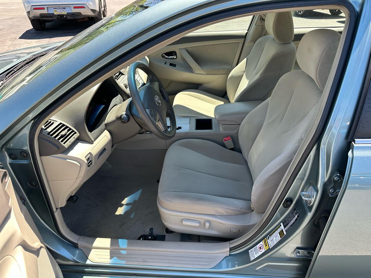 Toyota Camry 4dr Sdn I4 Man (Natl) 2009