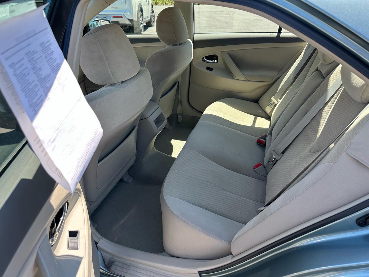 Toyota Camry 4dr Sdn I4 Man (Natl) 2009