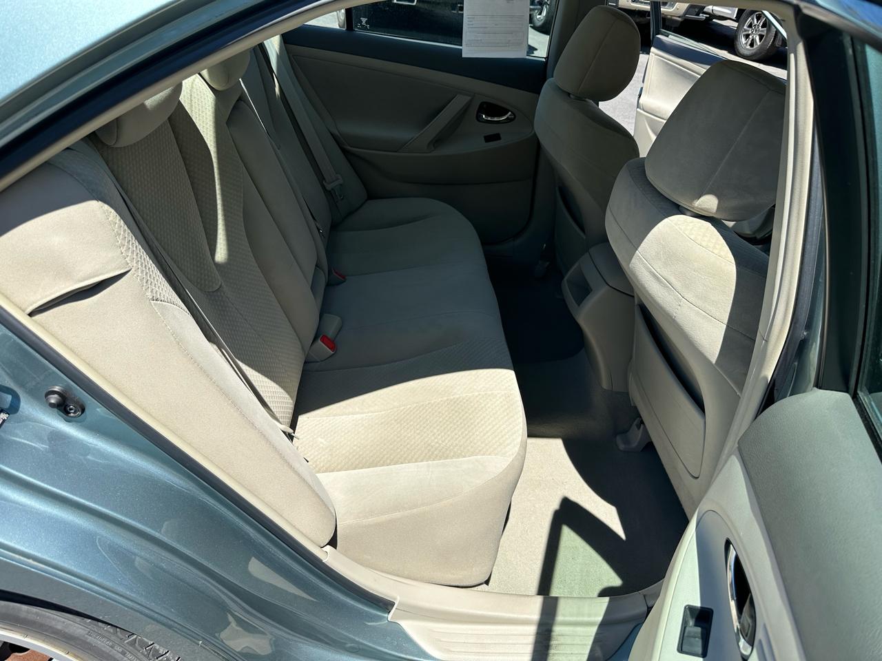 Toyota Camry 4dr Sdn I4 Man (Natl) 2009