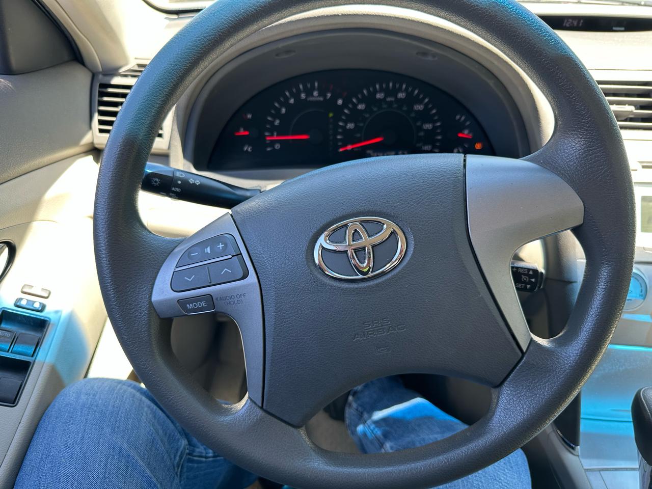 Toyota Camry 4dr Sdn I4 Man (Natl) 2009