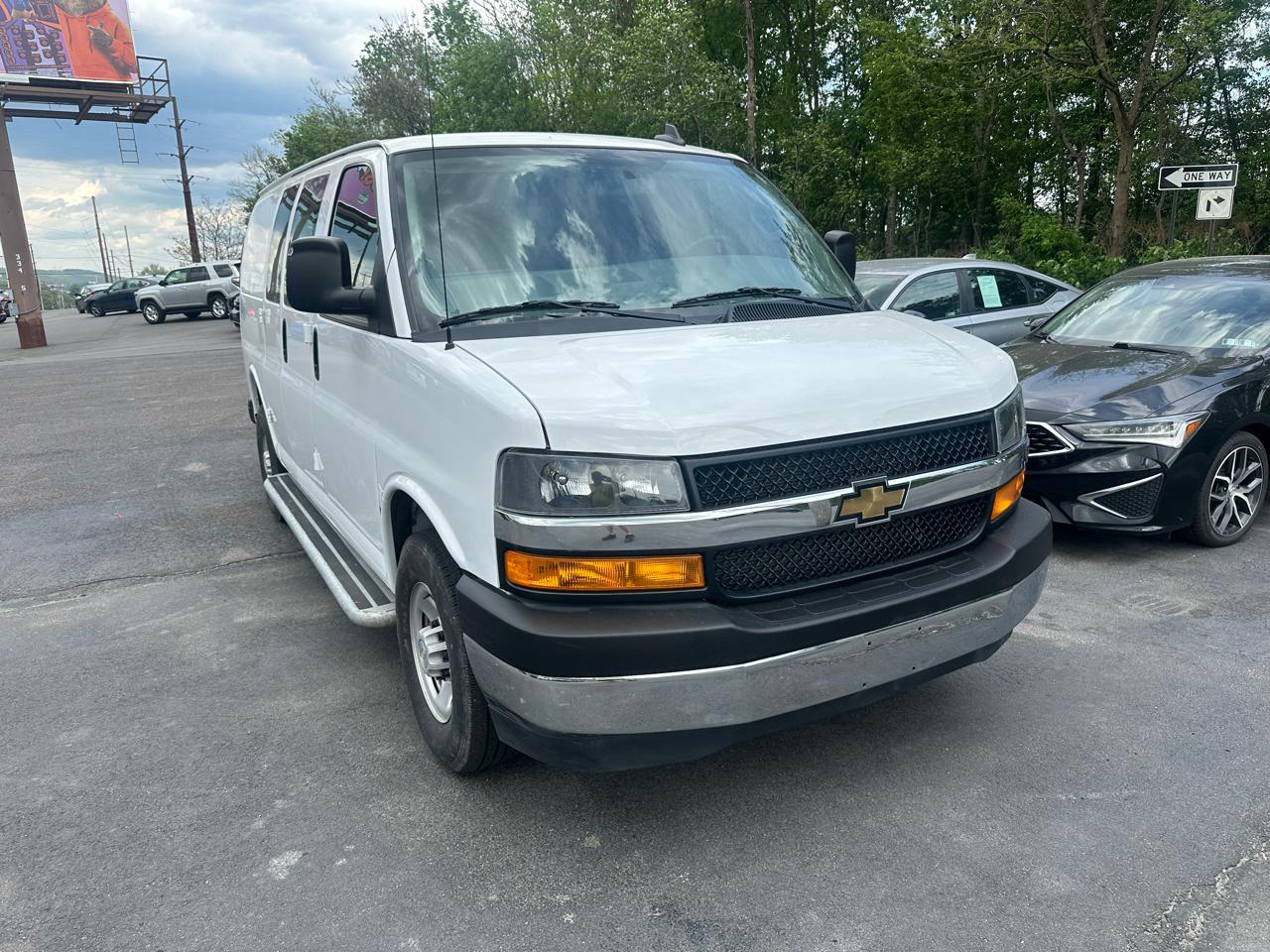 Chevrolet Express Cargo Van RWD 2500 135" 2024