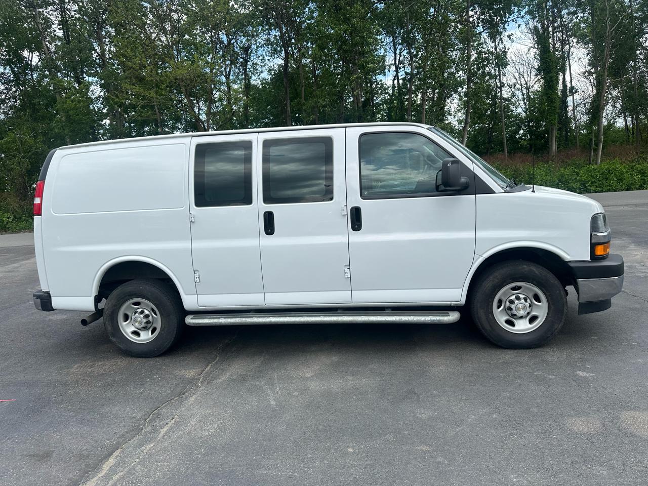 Chevrolet Express Cargo Van RWD 2500 135" 2024