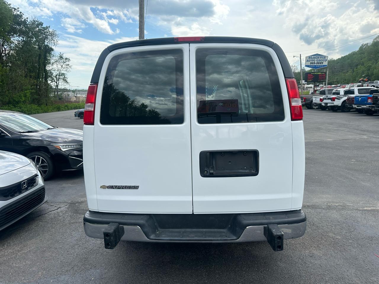 Chevrolet Express Cargo Van RWD 2500 135" 2024