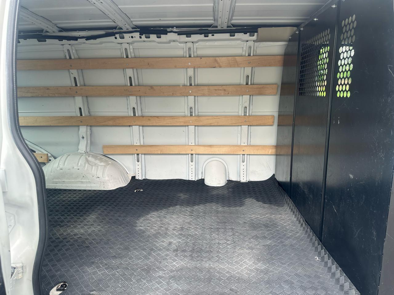 Chevrolet Express Cargo Van RWD 2500 135" 2024