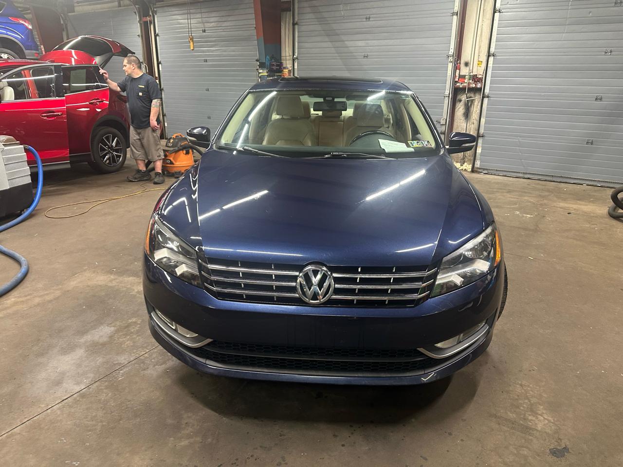 Volkswagen Passat 4dr Sdn 1.8T Auto SEL Premium PZEV 2014