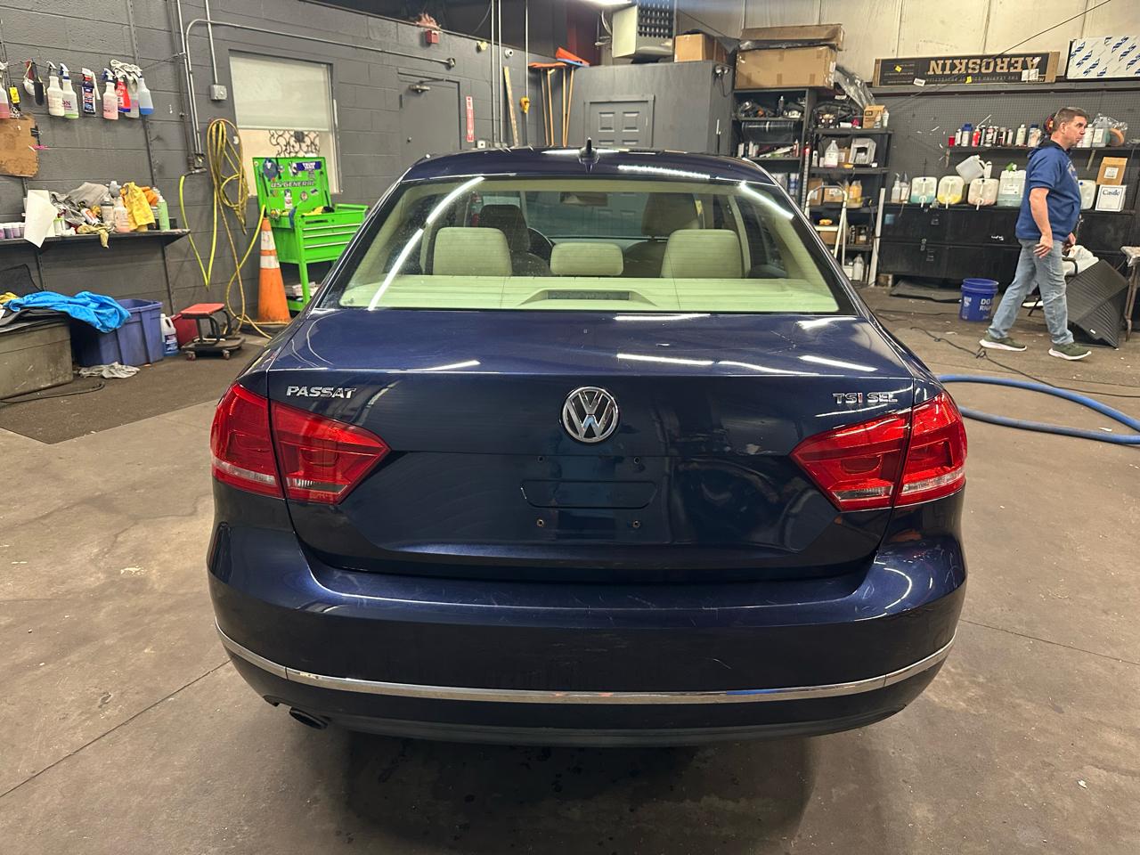Volkswagen Passat 4dr Sdn 1.8T Auto SEL Premium PZEV 2014