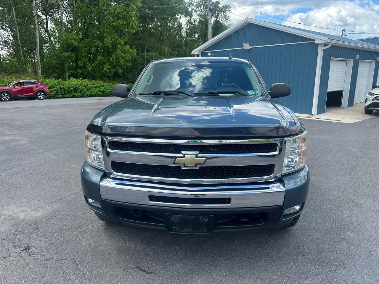 Chevrolet Silverado 1500 4WD Ext Cab 143.5" LT 2011