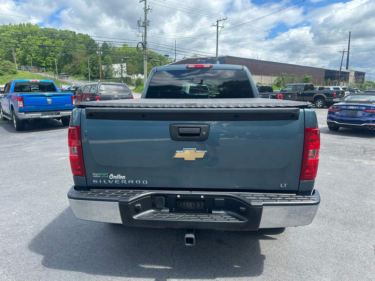 Chevrolet Silverado 1500 4WD Ext Cab 143.5" LT 2011