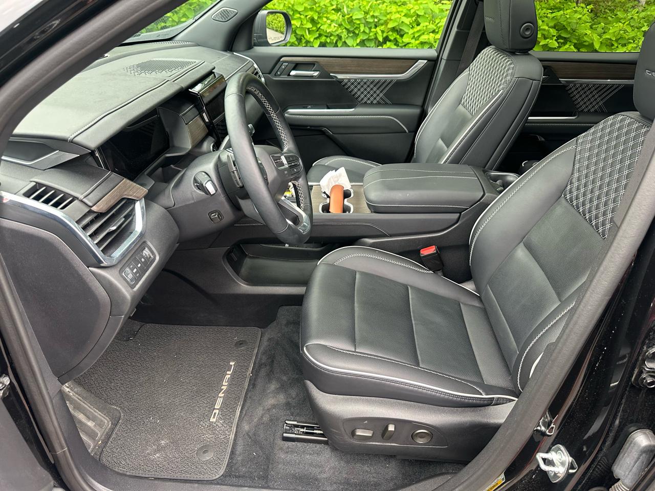 GMC Acadia AWD 4dr Denali 2024