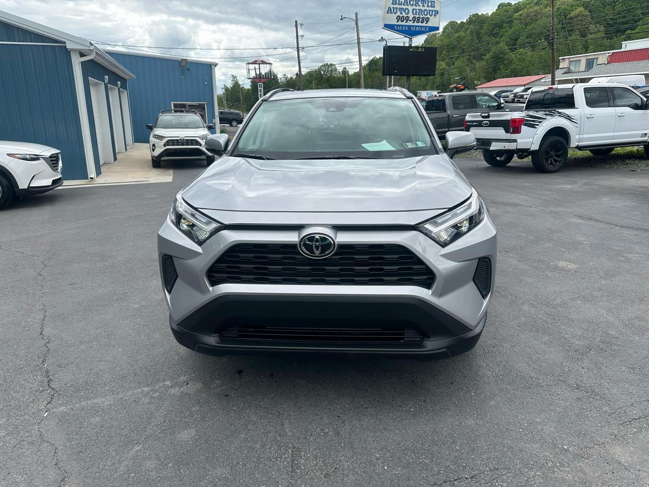 Toyota RAV4 XLE AWD (Natl) 2025