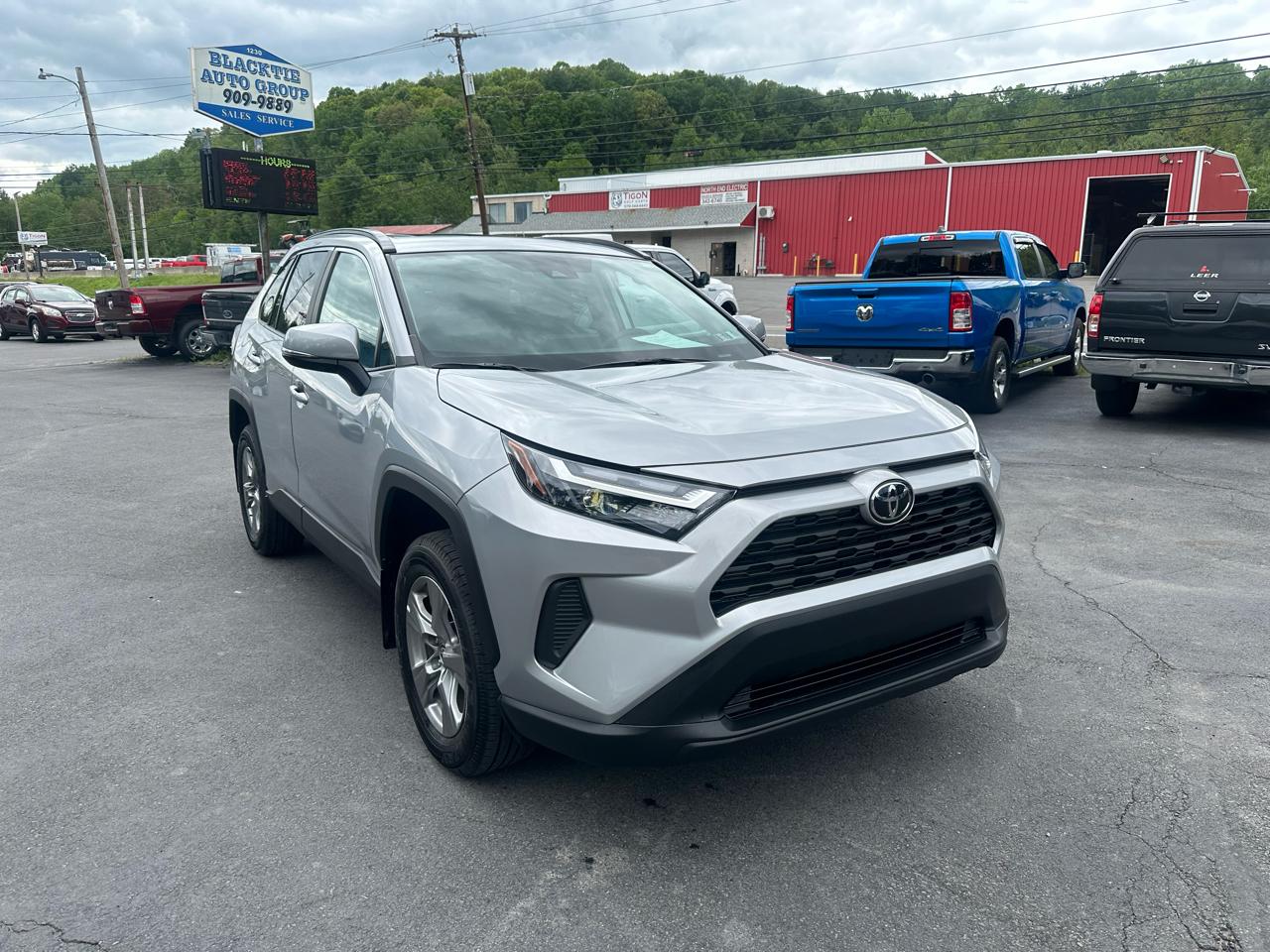 Toyota RAV4 XLE AWD (Natl) 2025