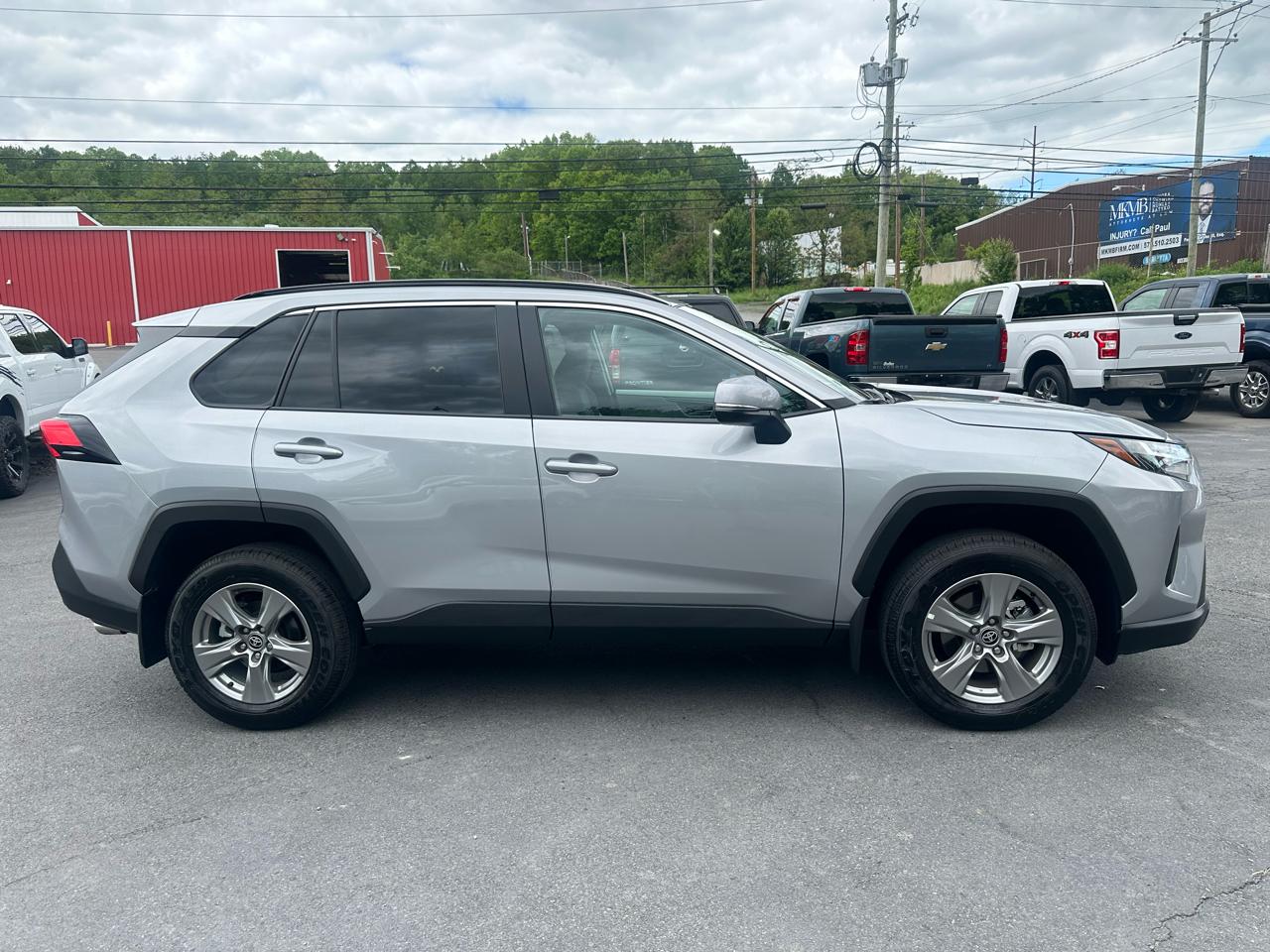 Toyota RAV4 XLE AWD (Natl) 2025