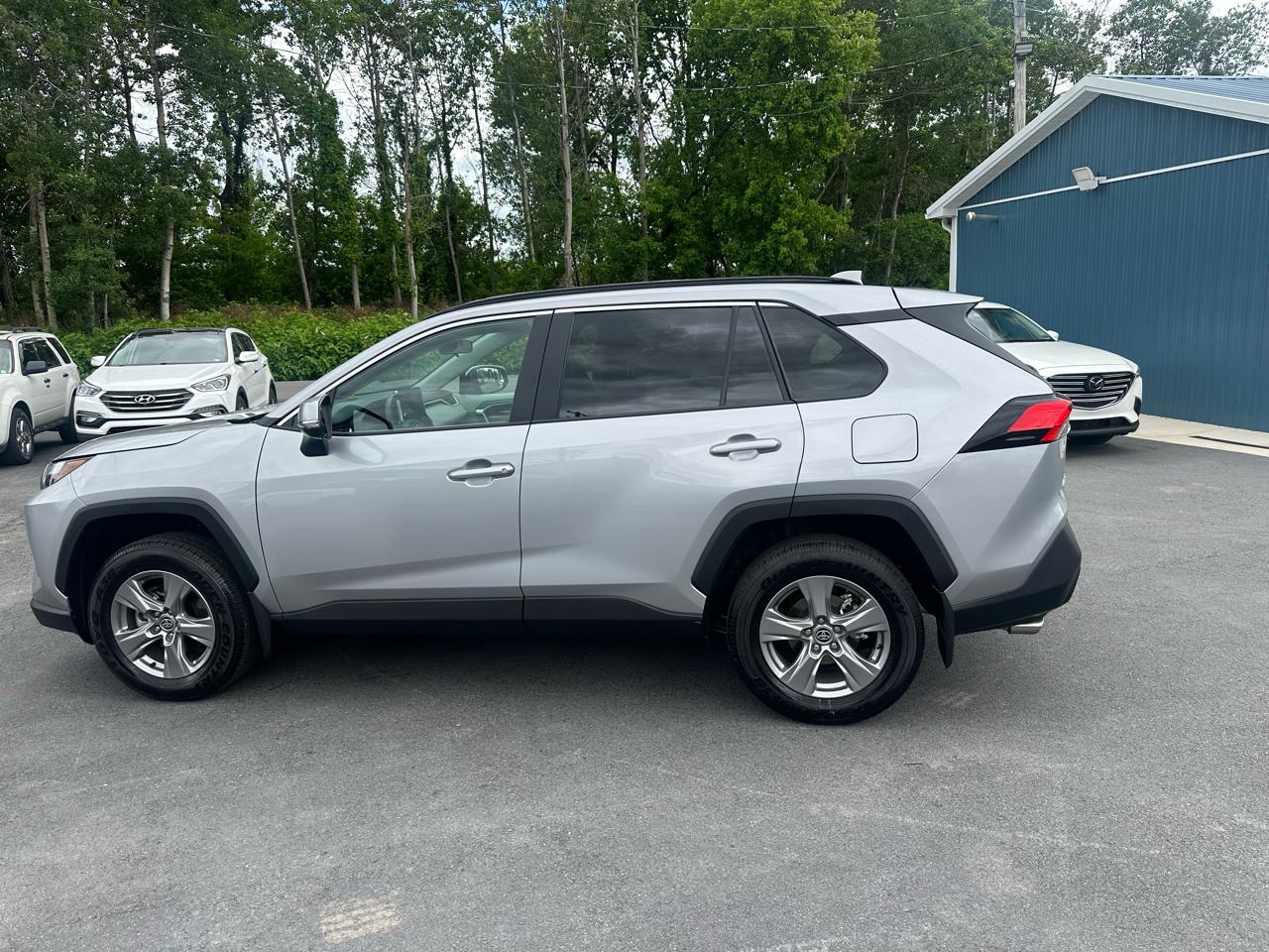 Toyota RAV4 XLE AWD (Natl) 2025