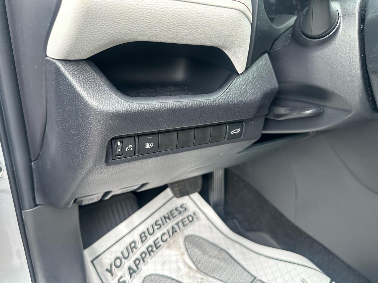 Toyota RAV4 XLE AWD (Natl) 2025